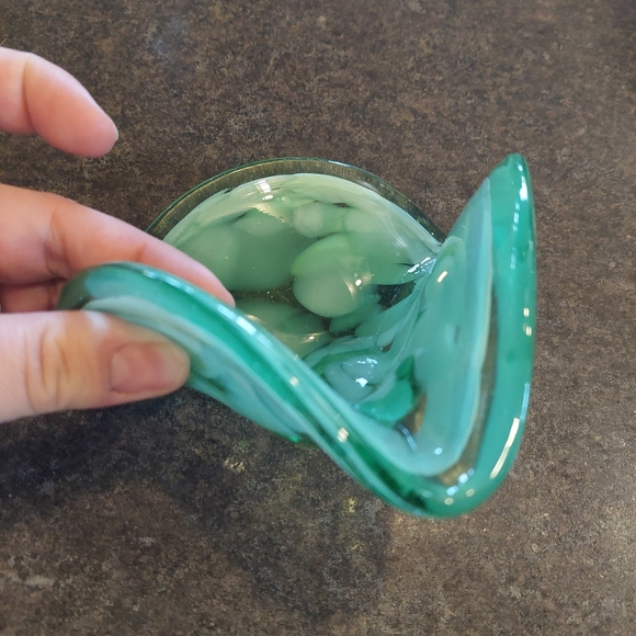 VTG MCM Hand Blown Glass Dish Vase Green White Bubbles 3 Sided Jewelry Dish Heav - Picture 3 of 7